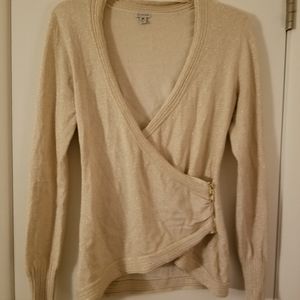 GUESS sweater in gold